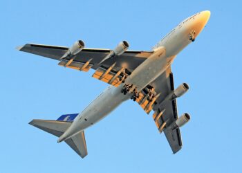 United Airlines Holdings Inc. hat innerhalb einer Woche drei Vorfälle mit ihren Boeing-Flugzeugen erlebt, wobei der letzte Vorfall auftrat, als ein Flugzeug kurz nach der Landung von der Rollbahn abkam.
