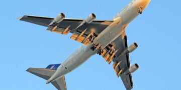 United Airlines Holdings Inc. hat innerhalb einer Woche drei Vorfälle mit ihren Boeing-Flugzeugen erlebt, wobei der letzte Vorfall auftrat, als ein Flugzeug kurz nach der Landung von der Rollbahn abkam.